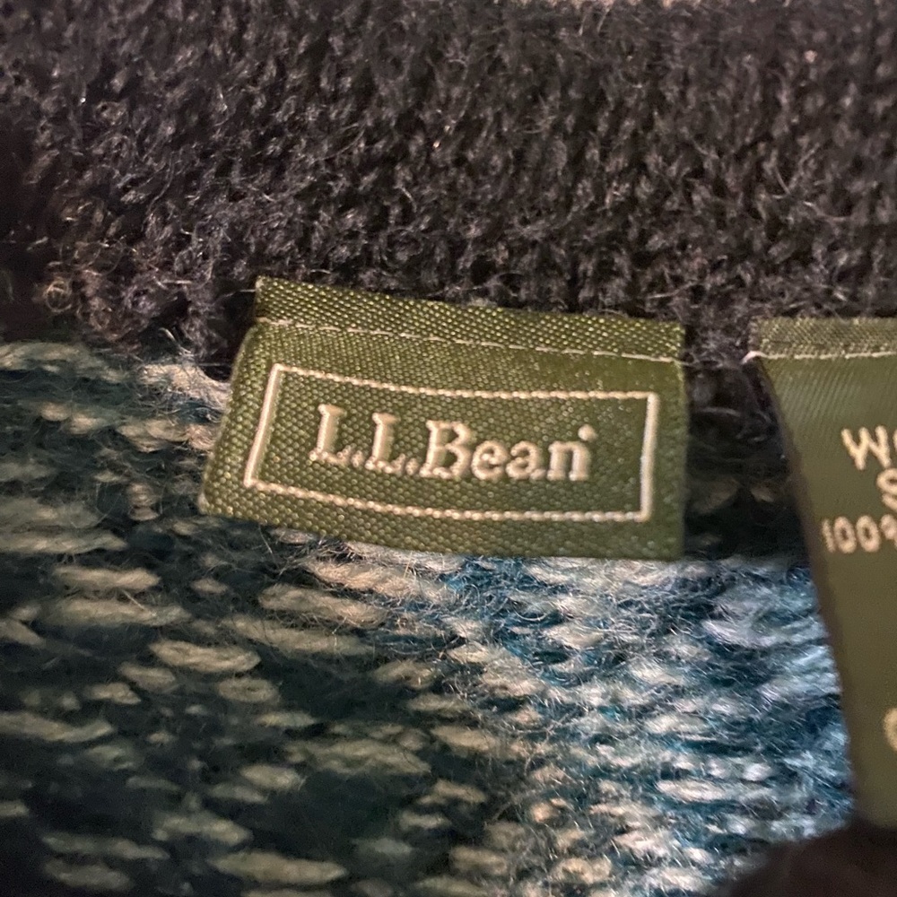 L.L. Bean Women's Wool Sweater Green, Black, Red - Picture 5 of 6